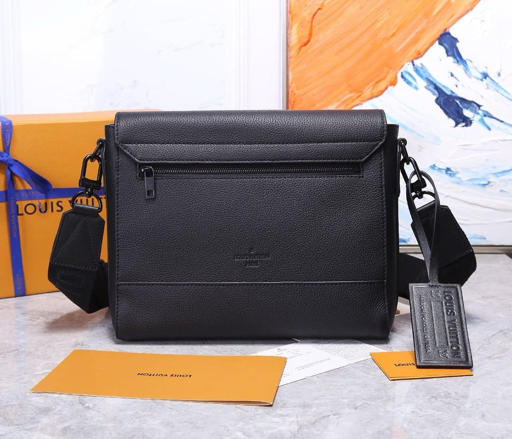 Louis Vuitton M57080 TAKEOFF Messenger Bag