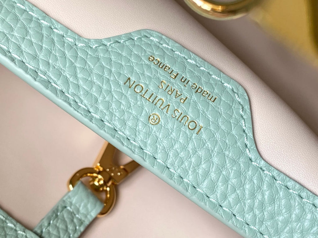Louis Vuitton M24471 Capucines BB