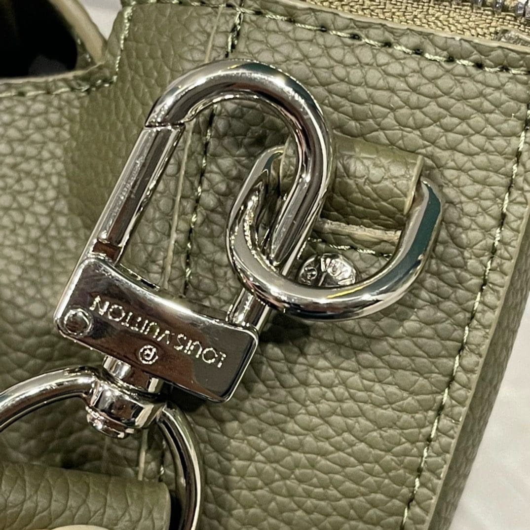 Louis Vuitton M83560 PILOT MINI BAG