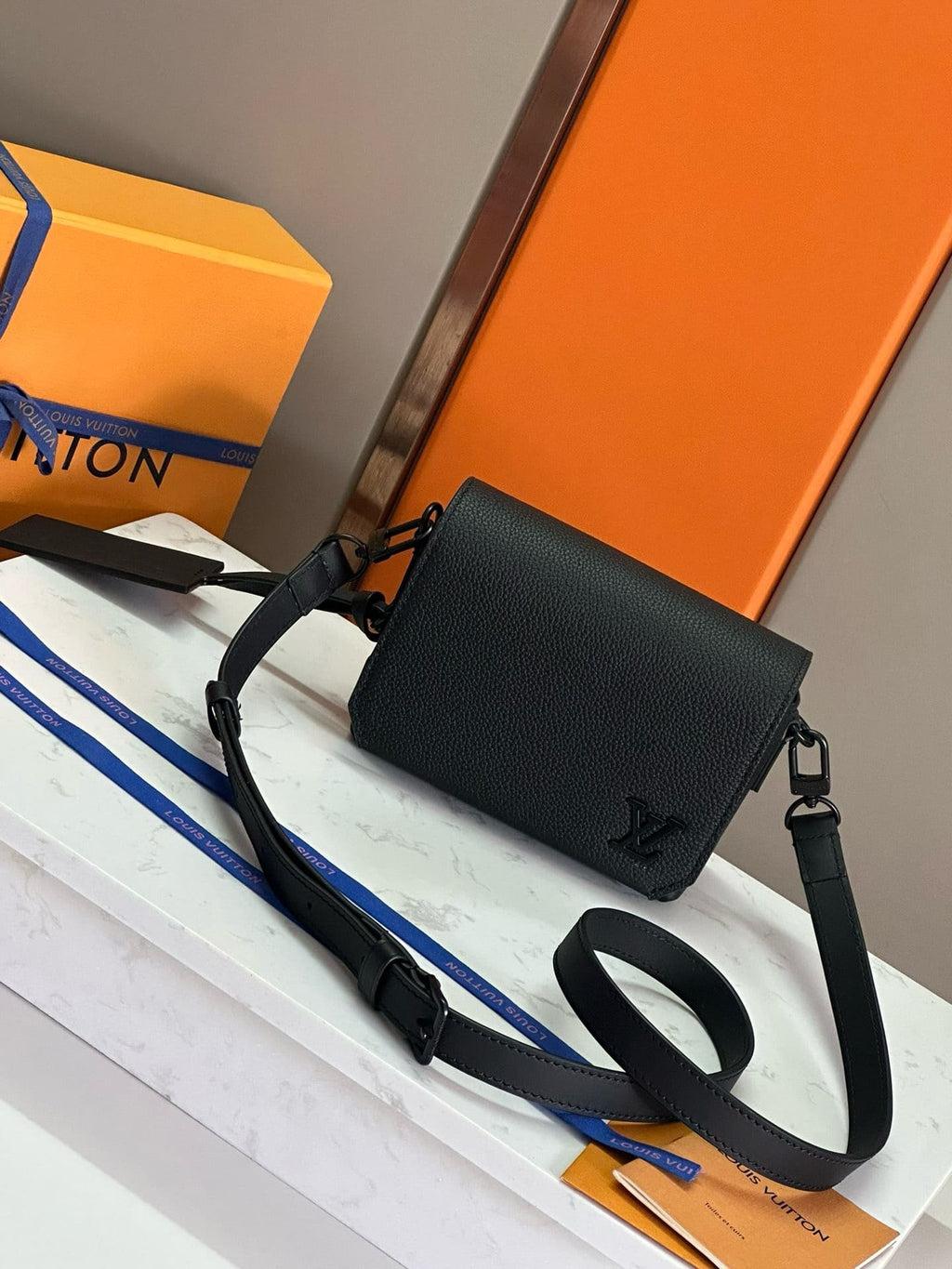 Louis Vuitton M82085 Fastline Wearable Wallet