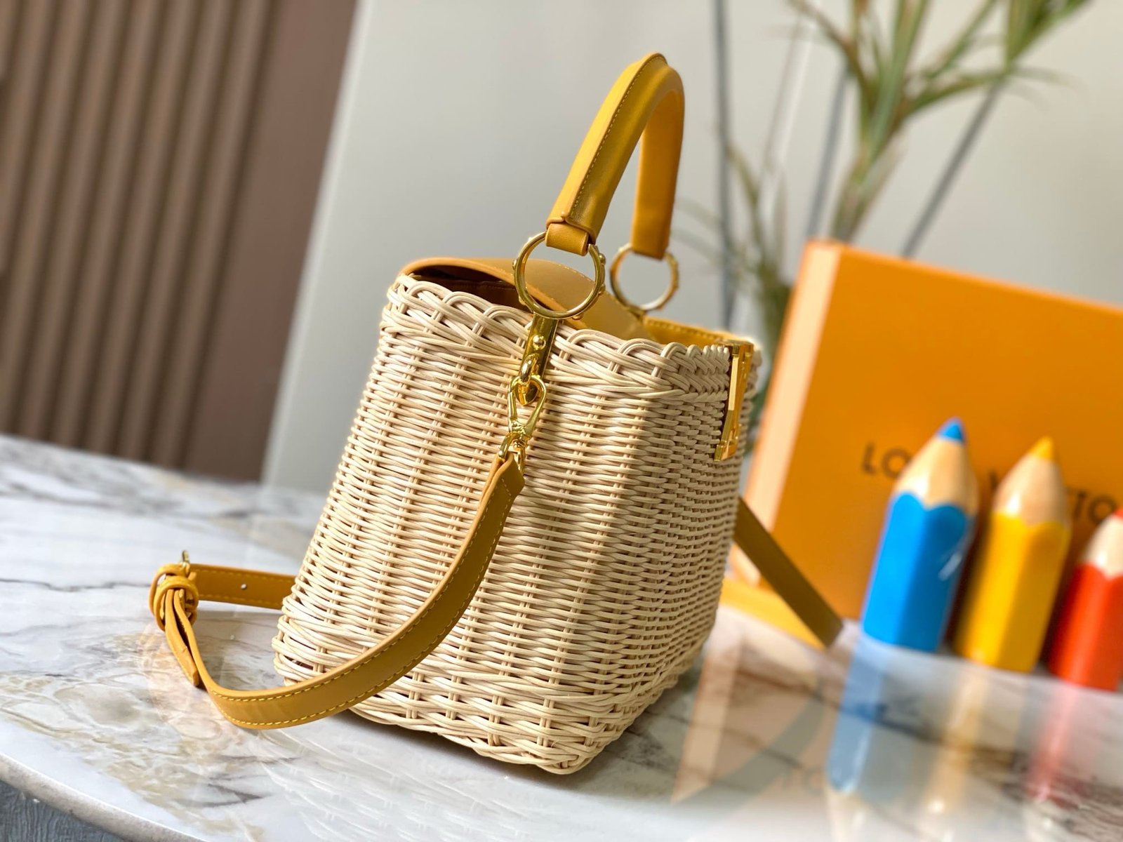 Louis Vuitton M24976 Capucines BB