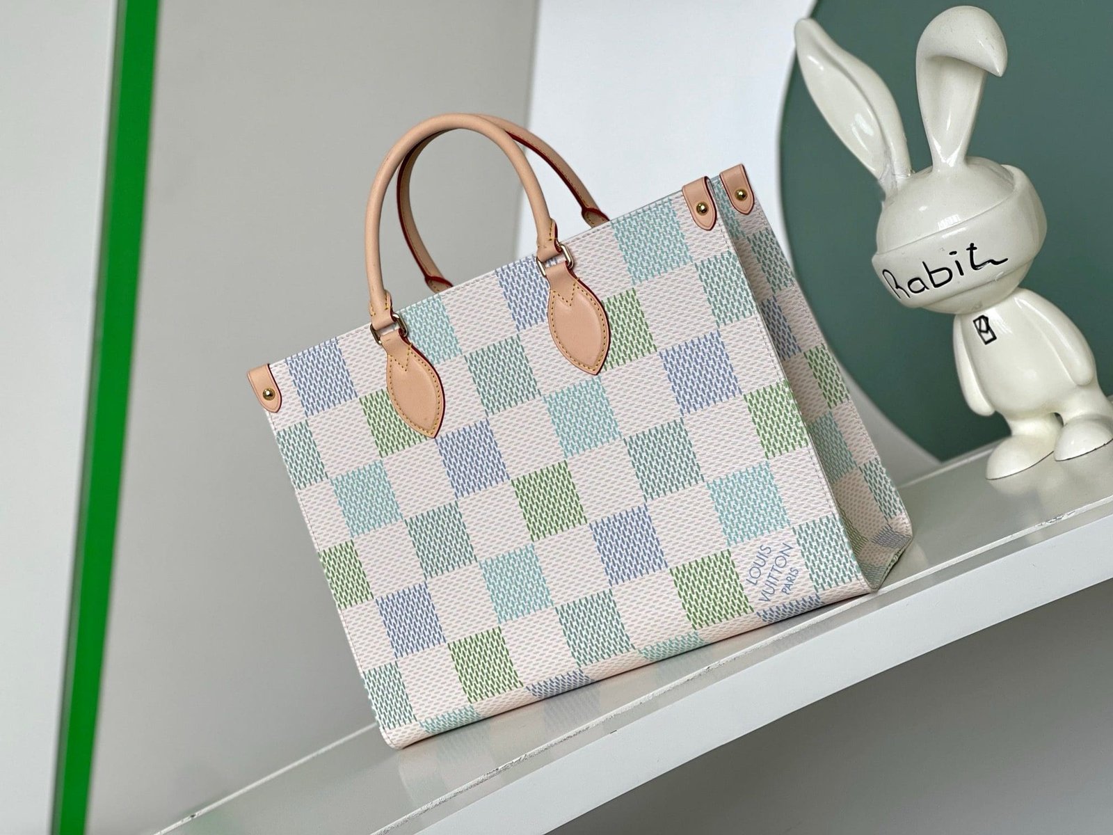 Louis Vuitton N40518 OnTheGo MM