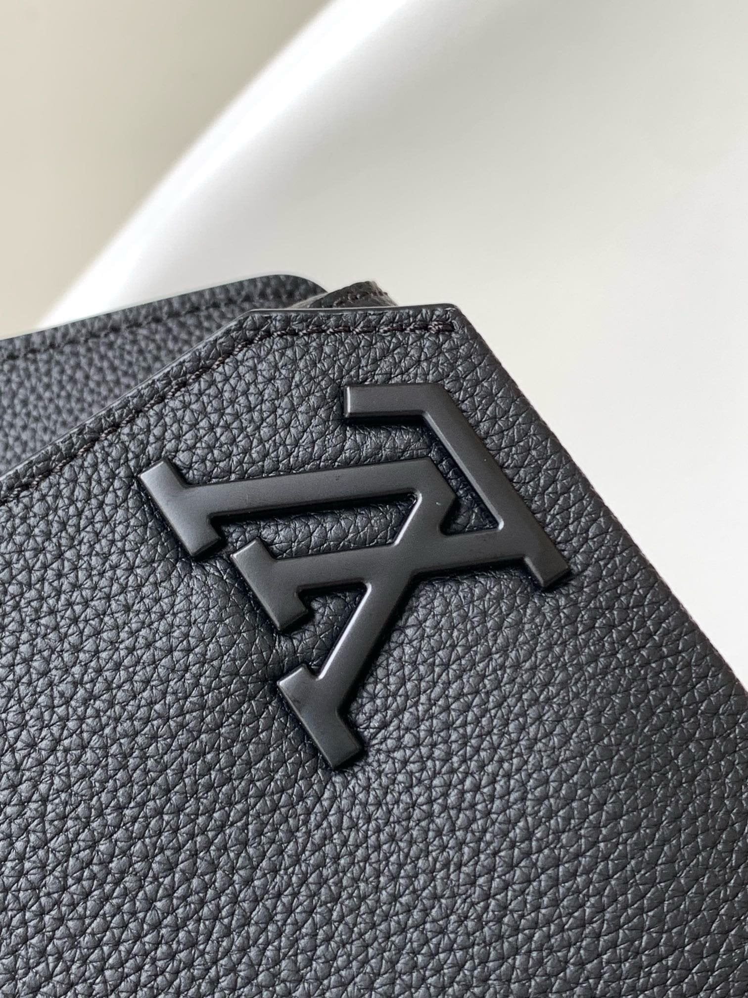 Louis Vuitton M57081 TAKEOFF Shoulder Bag