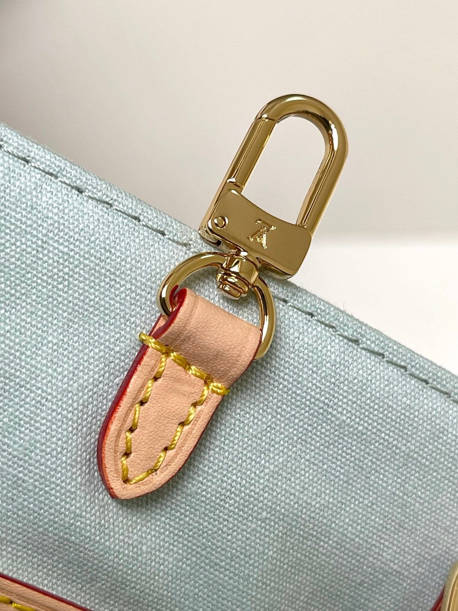 Louis Vuitton N40518 OnTheGo MM