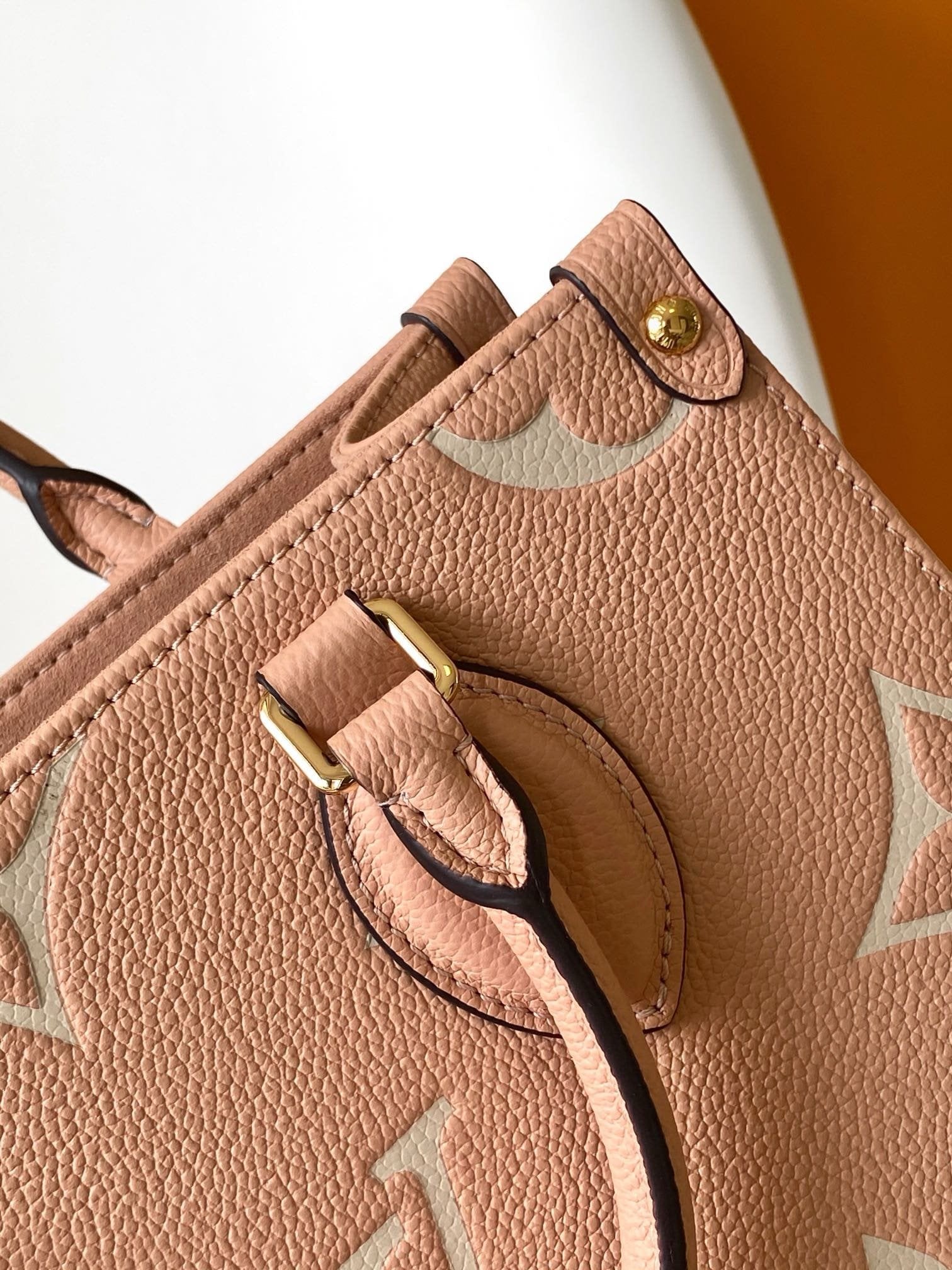 Louis Vuitton M12513 OnTheGo PM