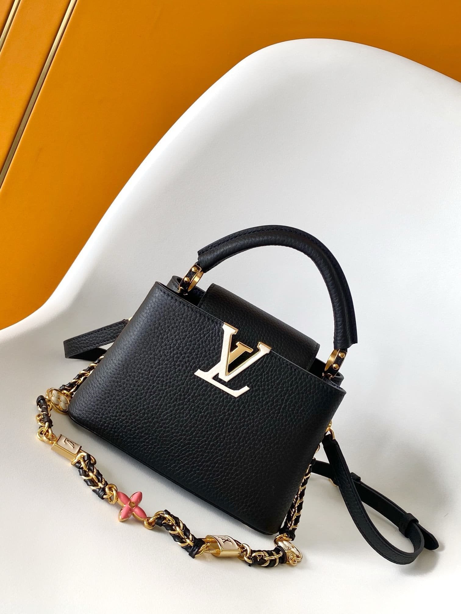 Louis Vuitton M23950 Capucines BB