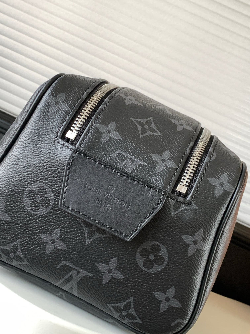 Louis Vuitton M46354 DOPP KIT toiletry bag