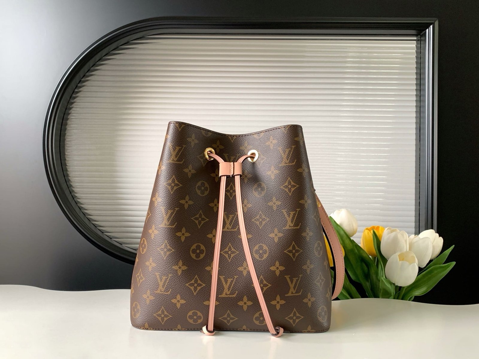 LOUIS VUITTON NéoNoé MM M44022