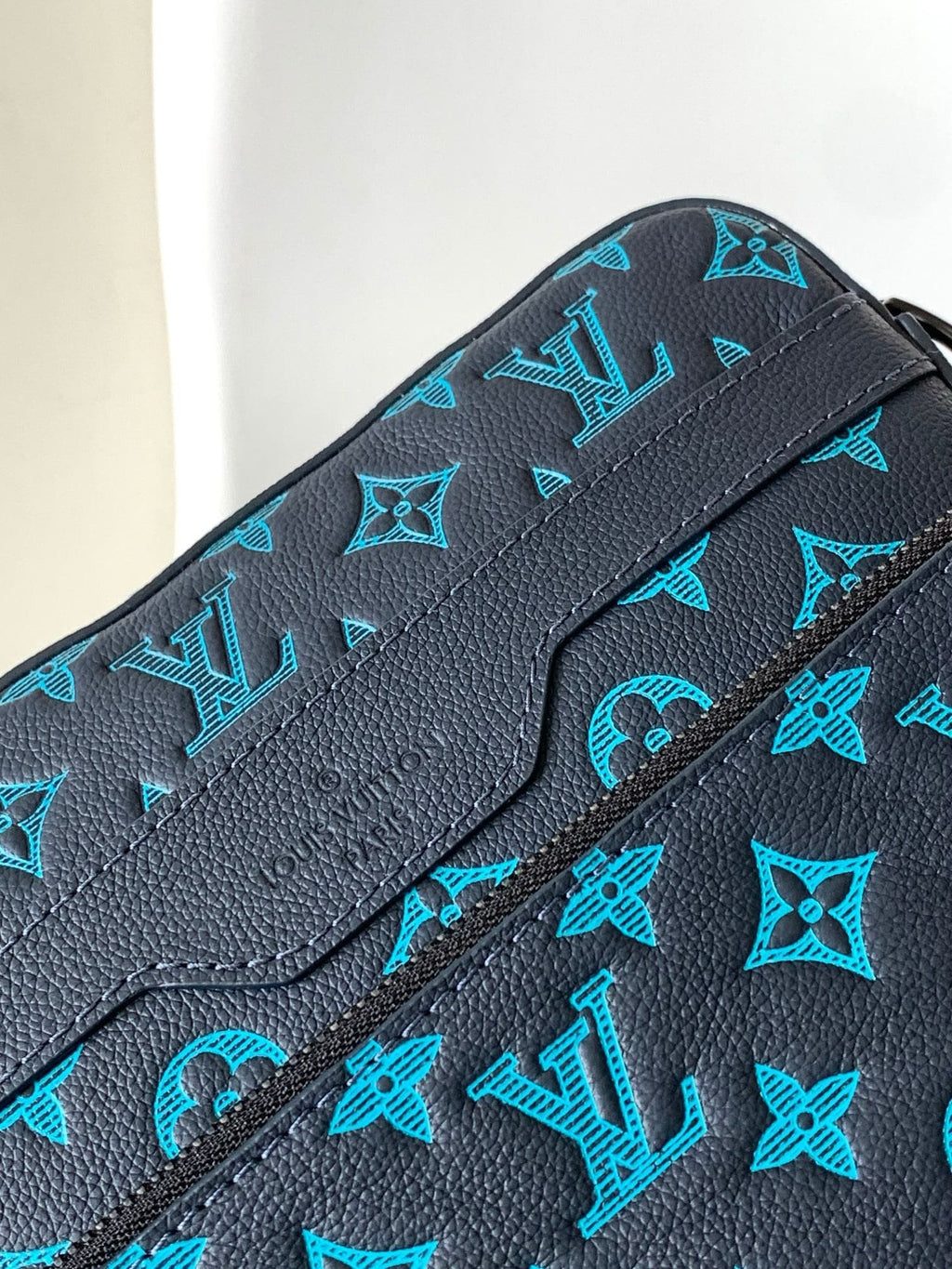 Louis Vuitton M46604 Trio Messenger