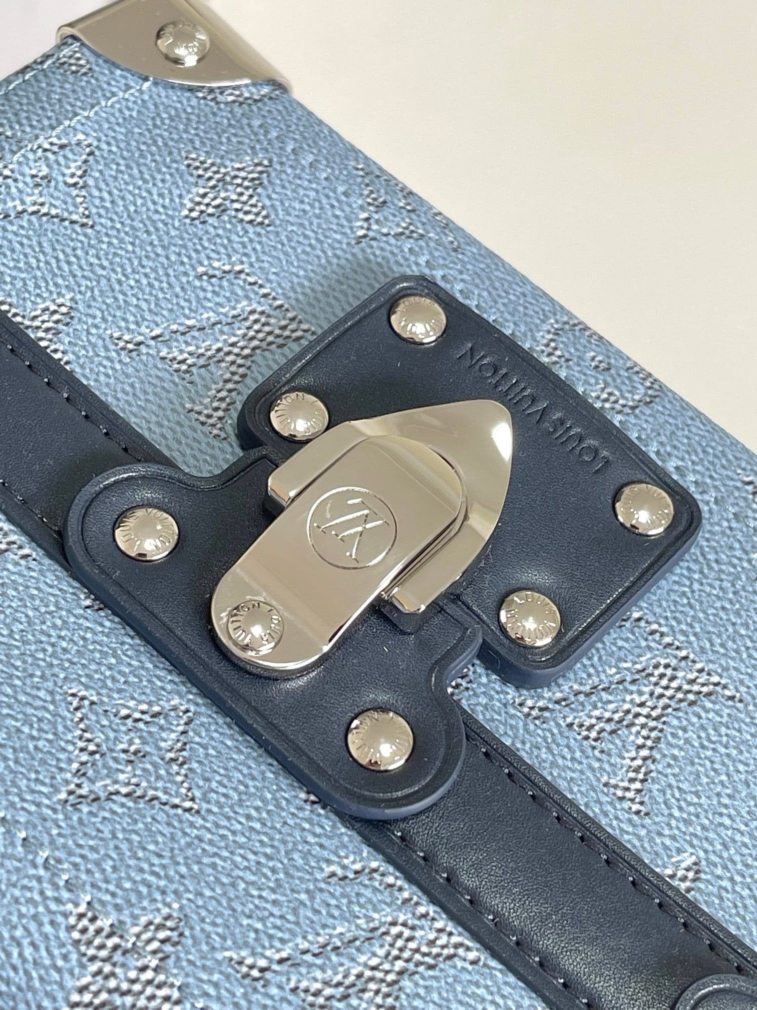 Louis Vuitton M15035 Soul Trunk Bag