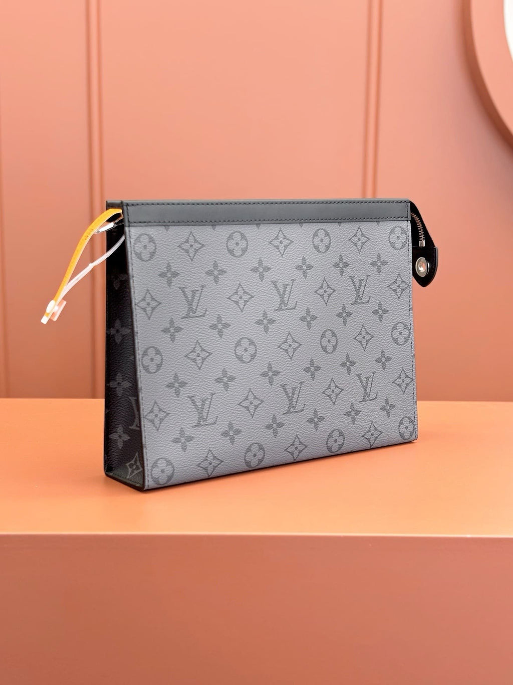Louis Vuitton M69535 Pochette Voyage MM