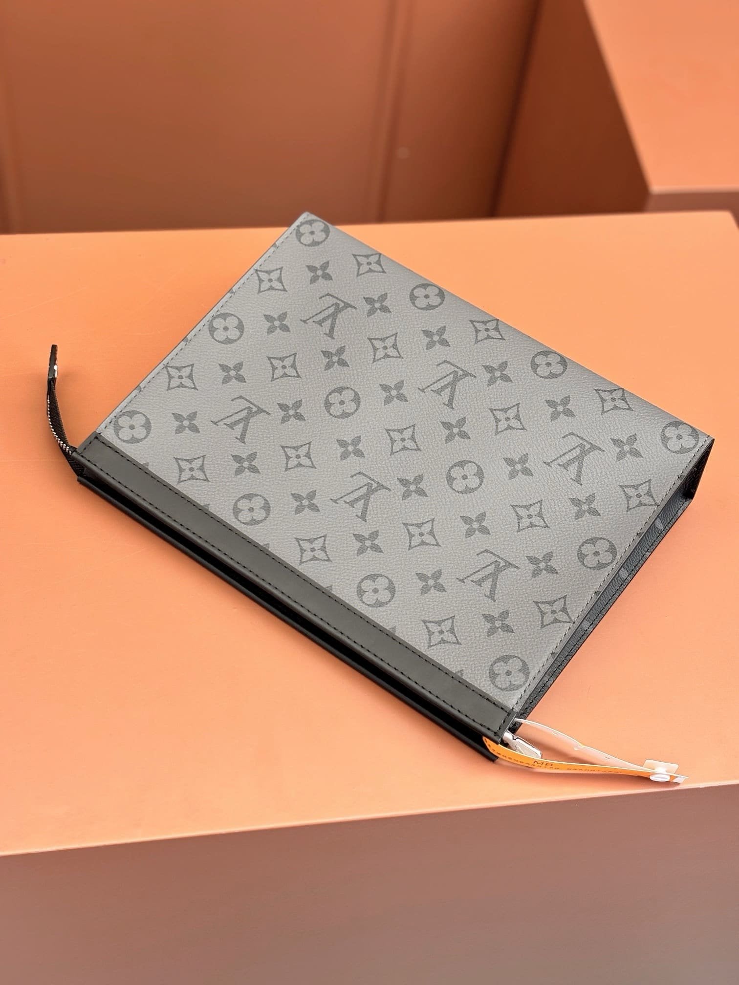 Louis Vuitton M69535 Pochette Voyage MM