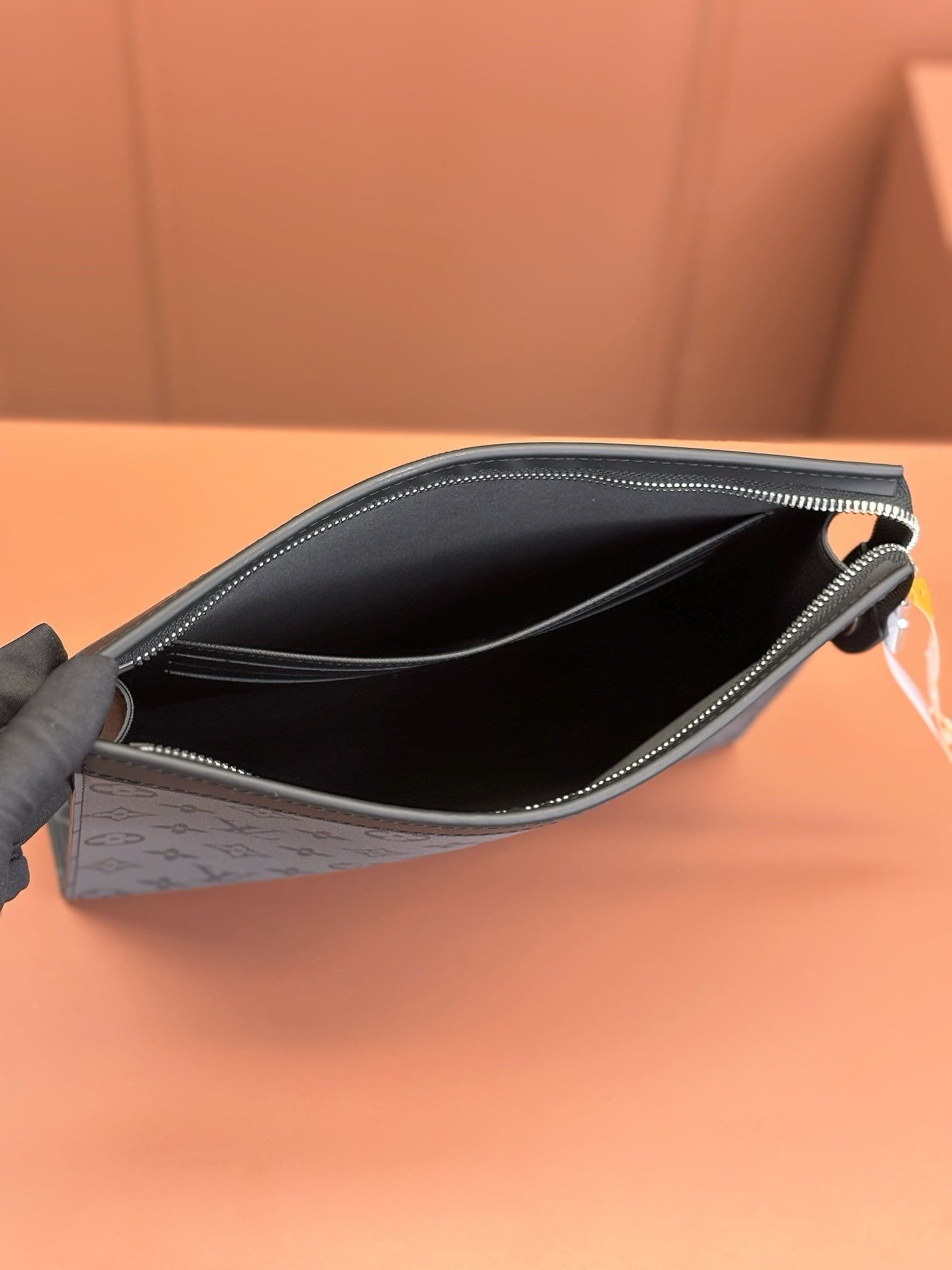 Louis Vuitton M69535 Pochette Voyage MM