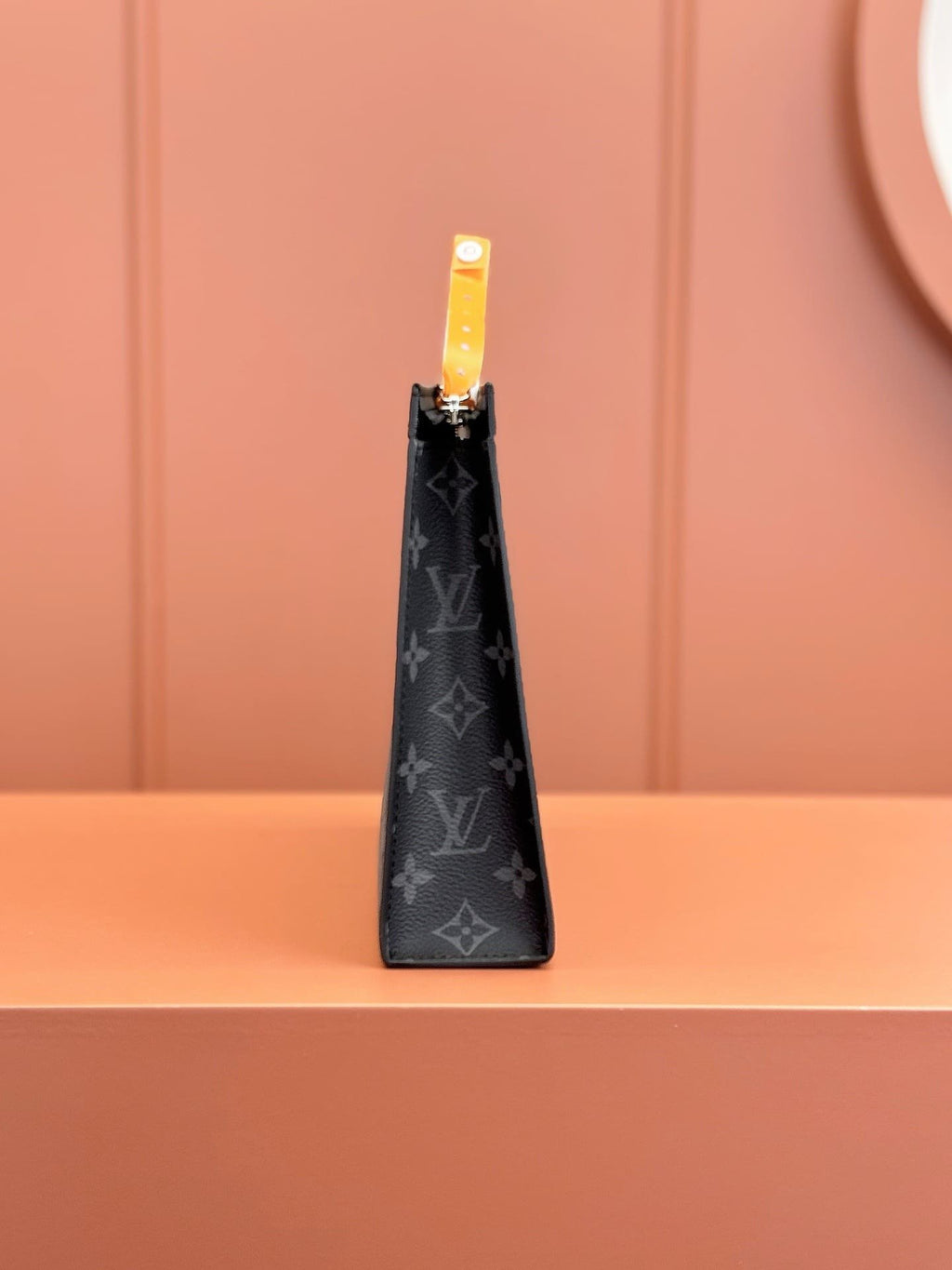 Louis Vuitton M69535 Pochette Voyage MM