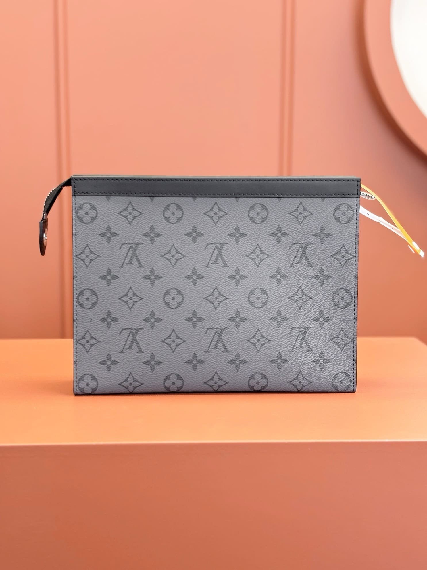 Louis Vuitton M69535 Pochette Voyage MM