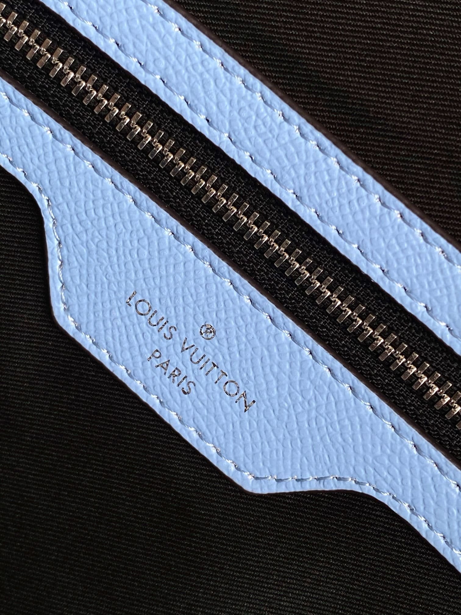Louis Vuitton M14122 Keepall Bandoulière 50