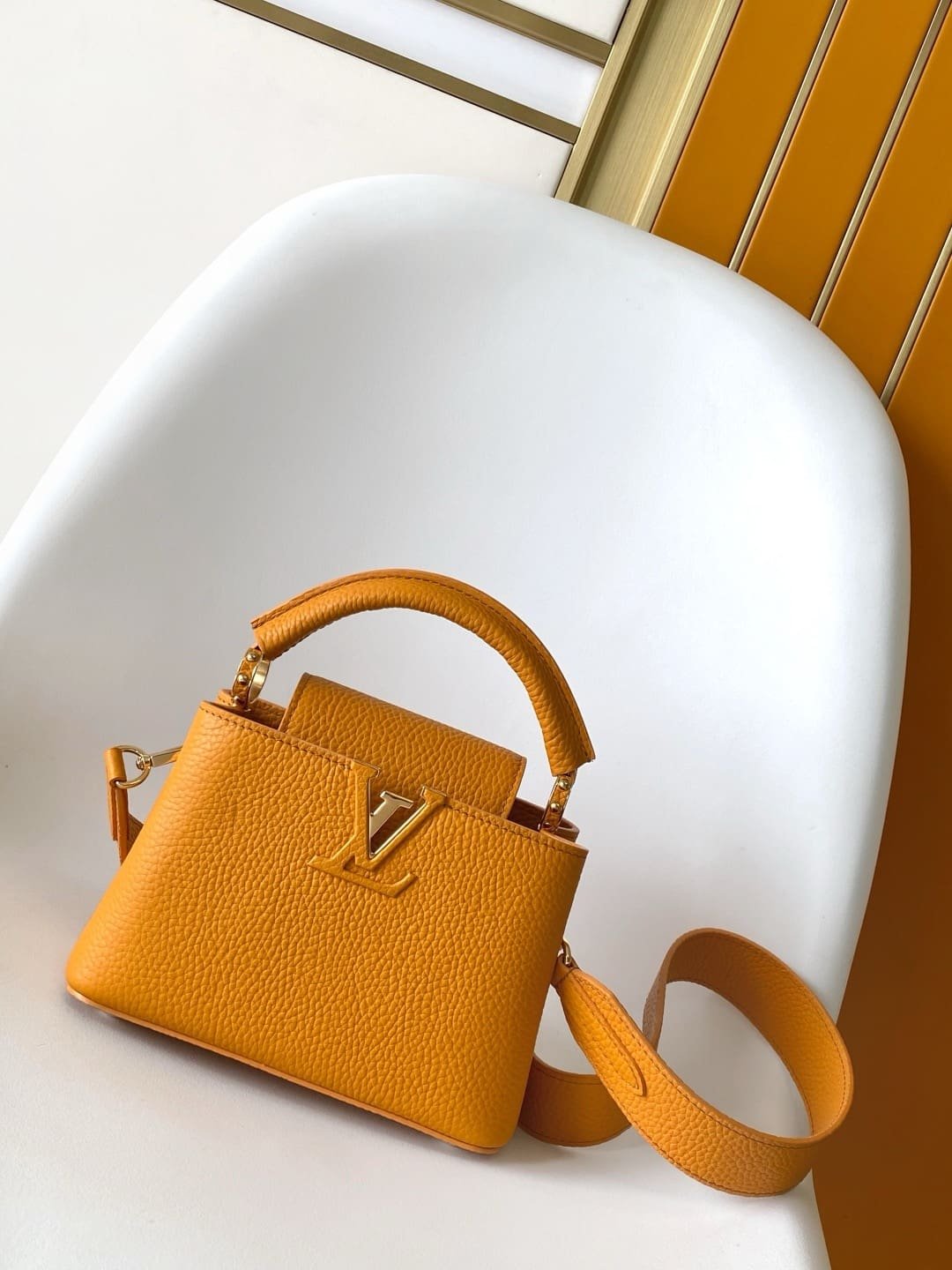 Louis Vuitton M23703 Capucines Mini