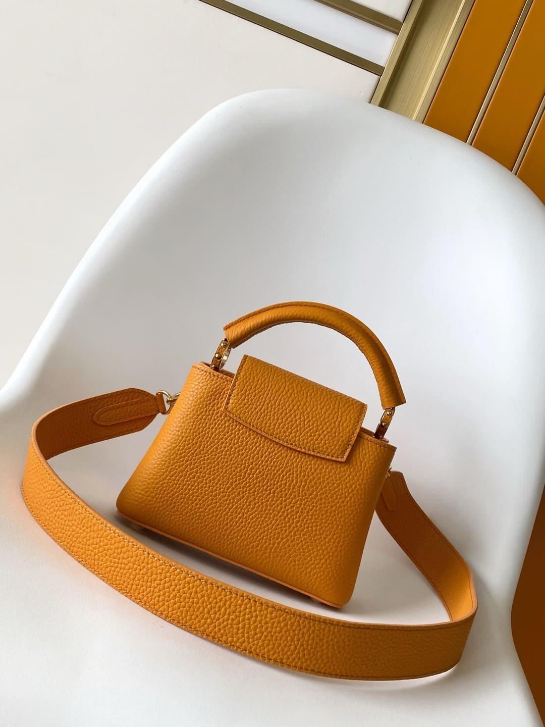 Louis Vuitton M23703 Capucines Mini