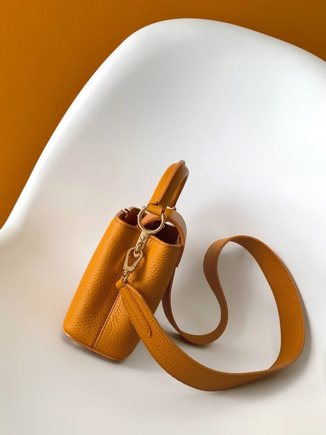 Louis Vuitton M23703 Capucines Mini