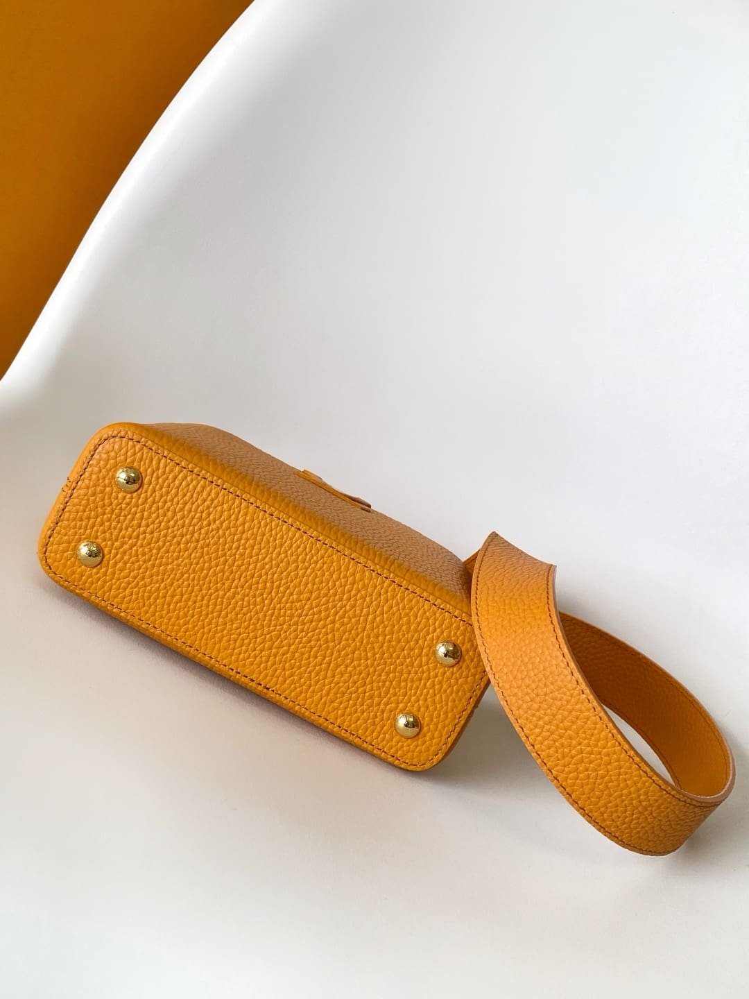 Louis Vuitton M23703 Capucines Mini