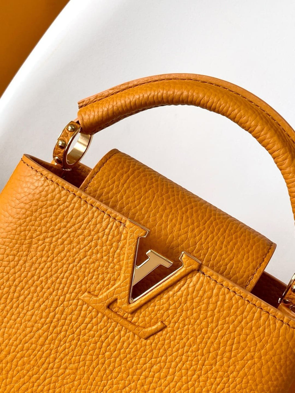 Louis Vuitton M23703 Capucines Mini