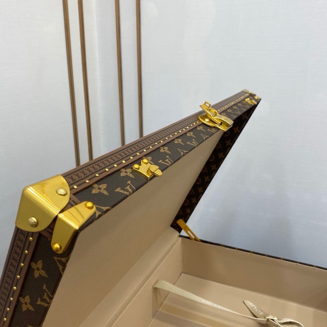 Louis Vuitton M21324 Bisten 70