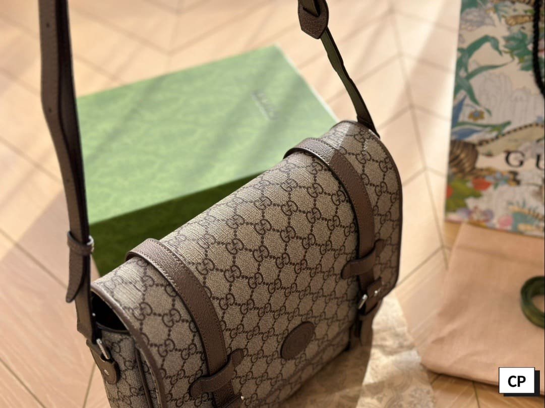 Gucci Messenger Bag