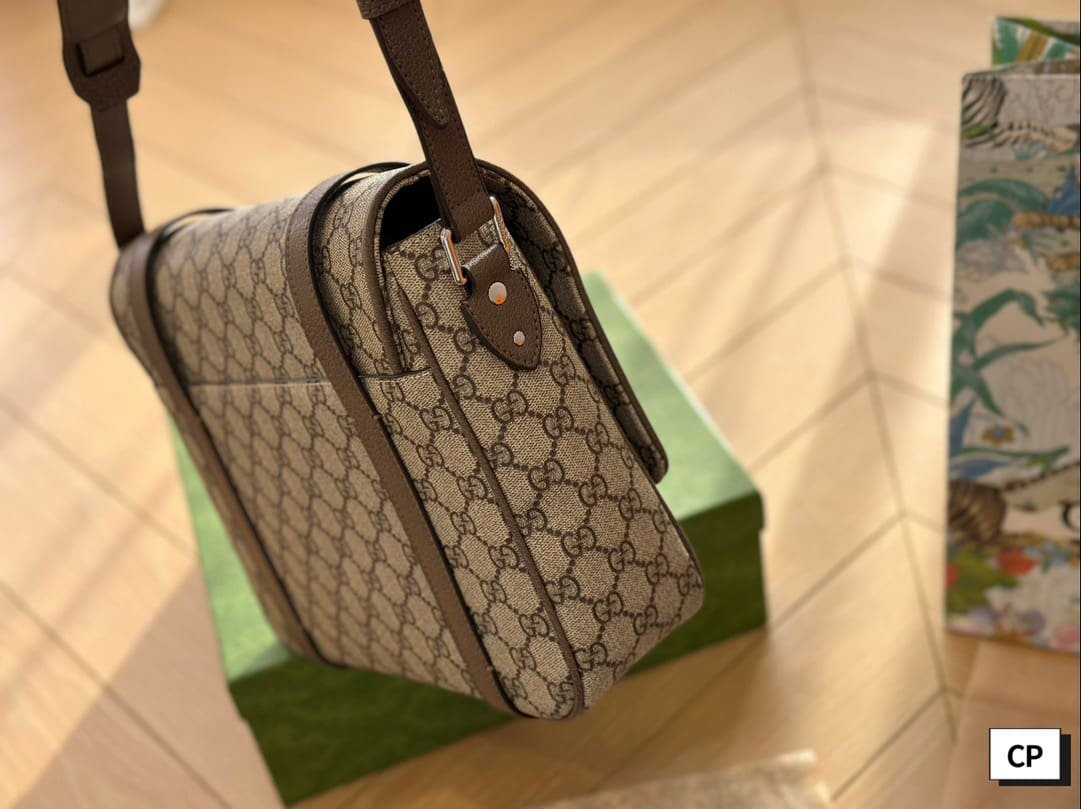 Gucci Messenger Bag