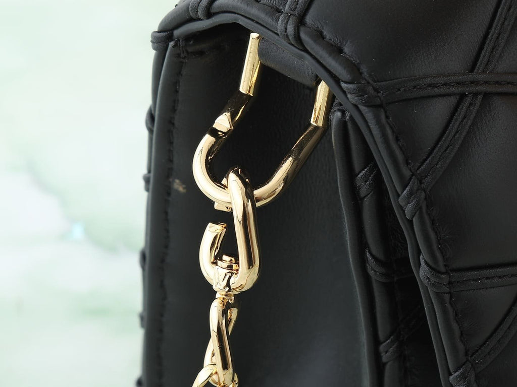 Louis Vuitton M13139 Wallet On Chain GO-14