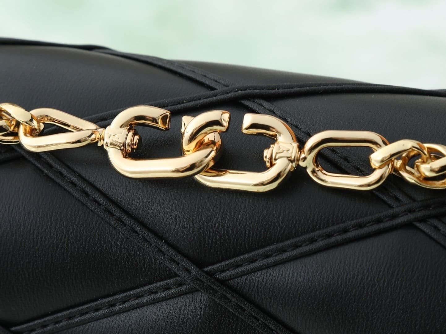Louis Vuitton M13139 Wallet On Chain GO-14