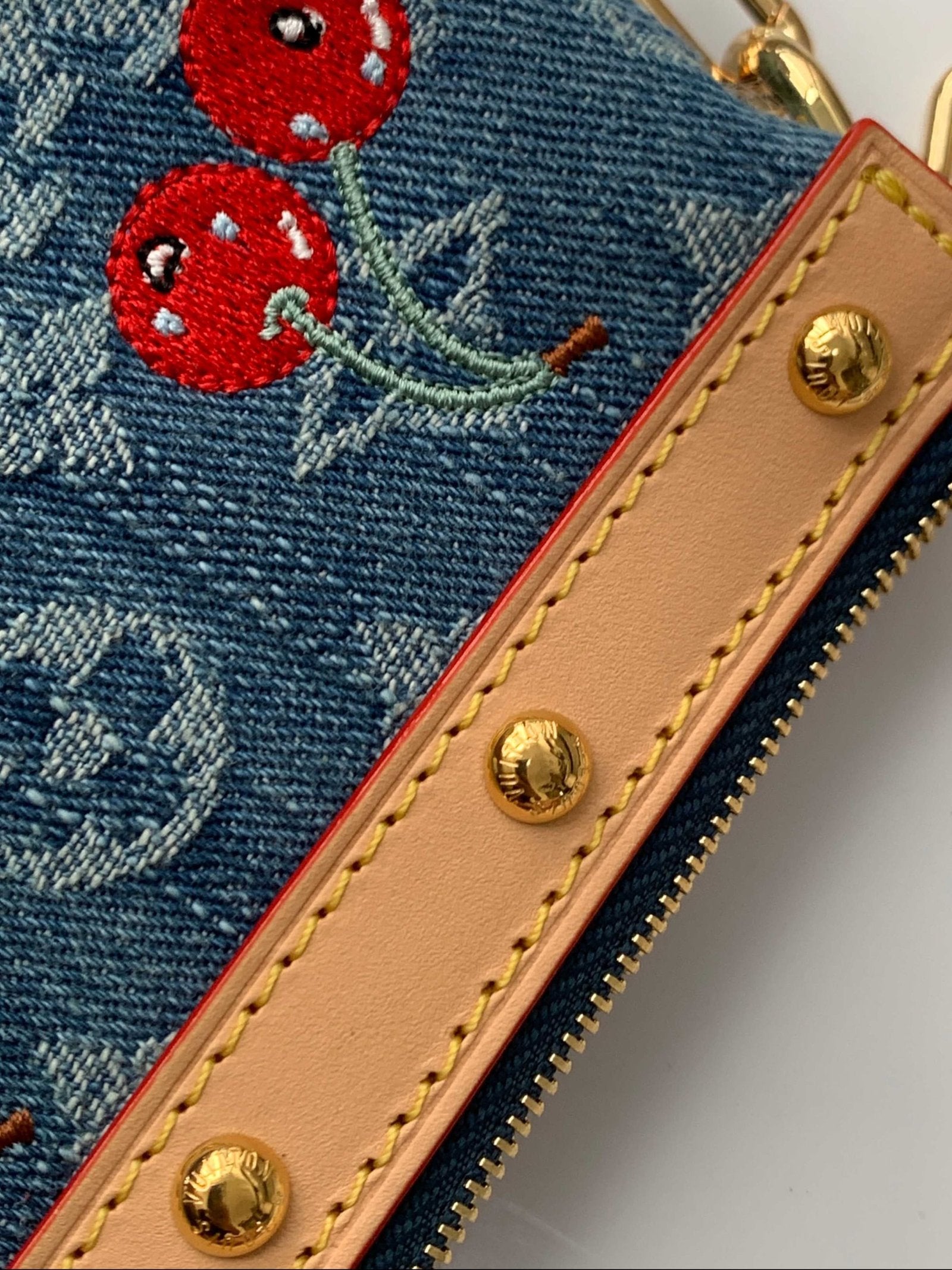 Louis Vuitton M13994 LV x TM Pochette Accessoires