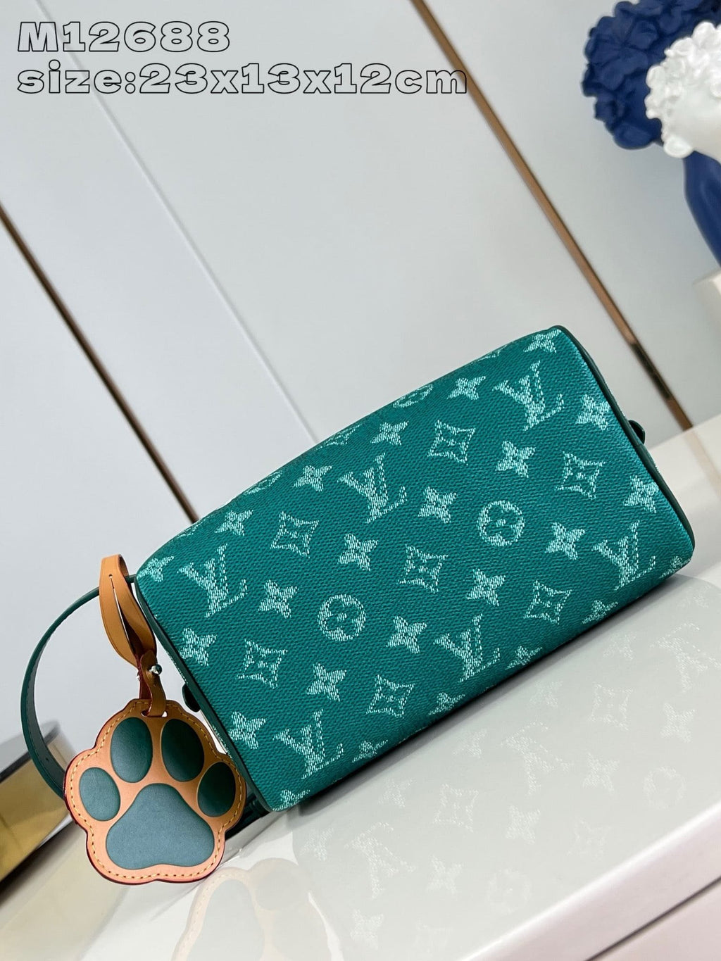 Louis Vuitton M12688 Locker Dopp Kit