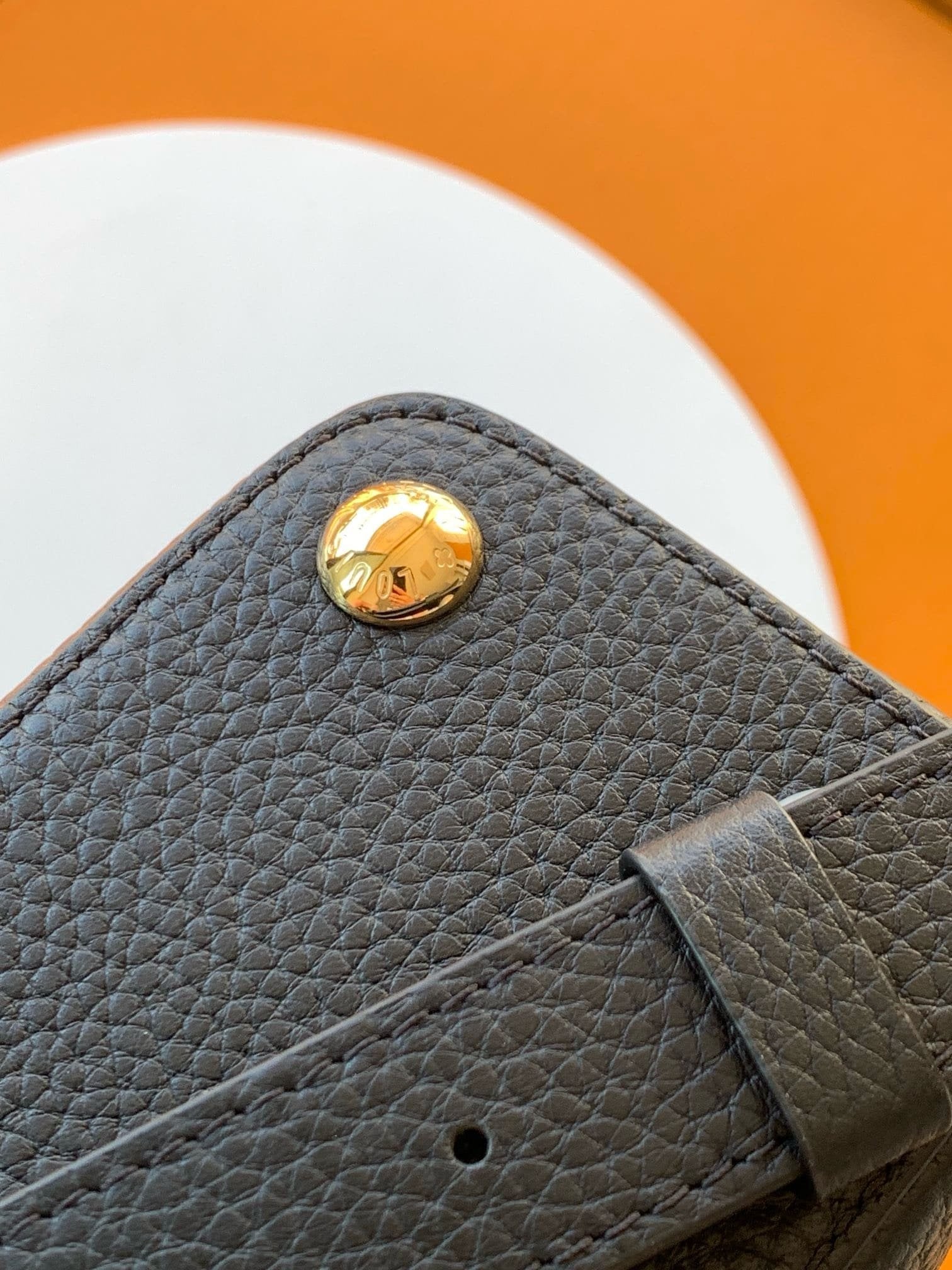 Louis Vuitton M25404 Capucines BB