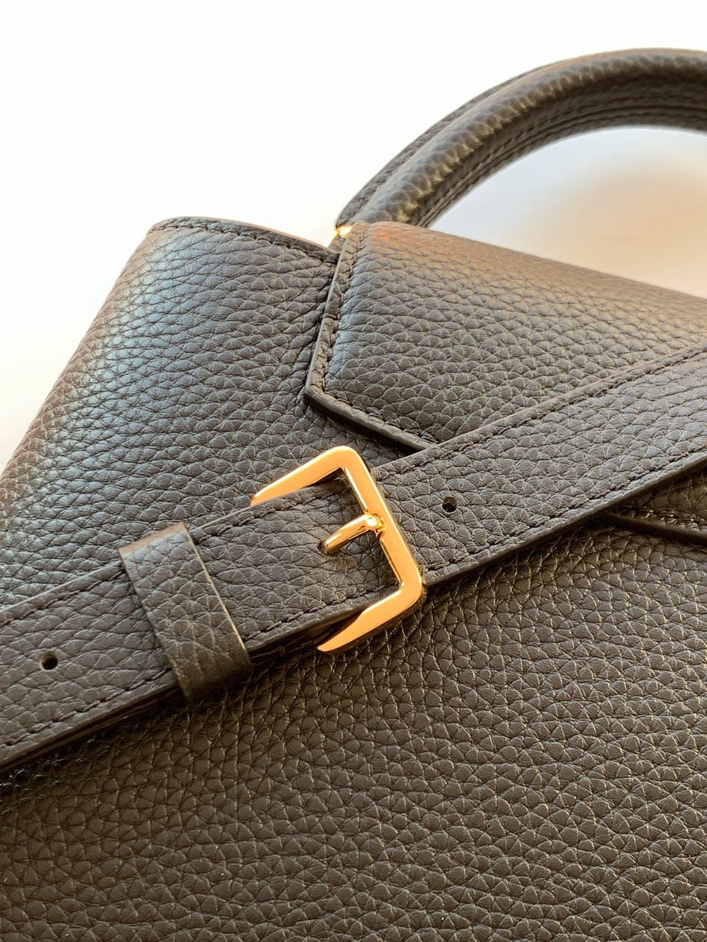 Louis Vuitton M25404 Capucines BB