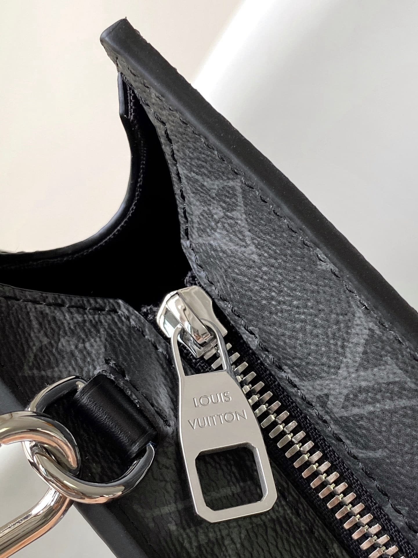Louis Vuitton M11742 Sac Plat Horizontal Zippe