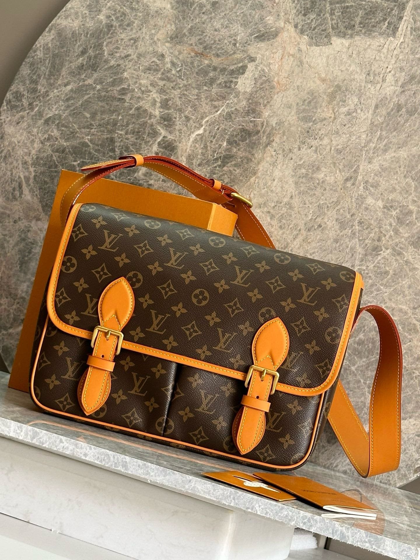 Louis Vuitton M14723 Satchel Messenger