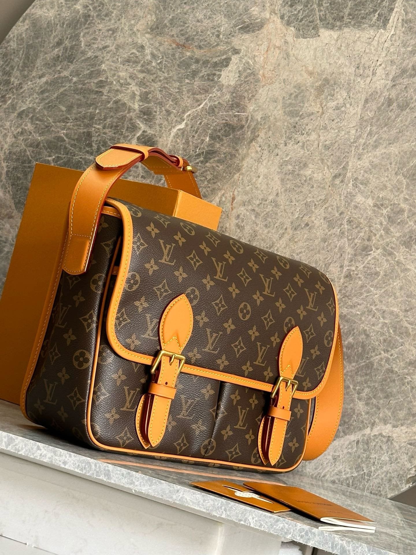 Louis Vuitton M14723 Satchel Messenger