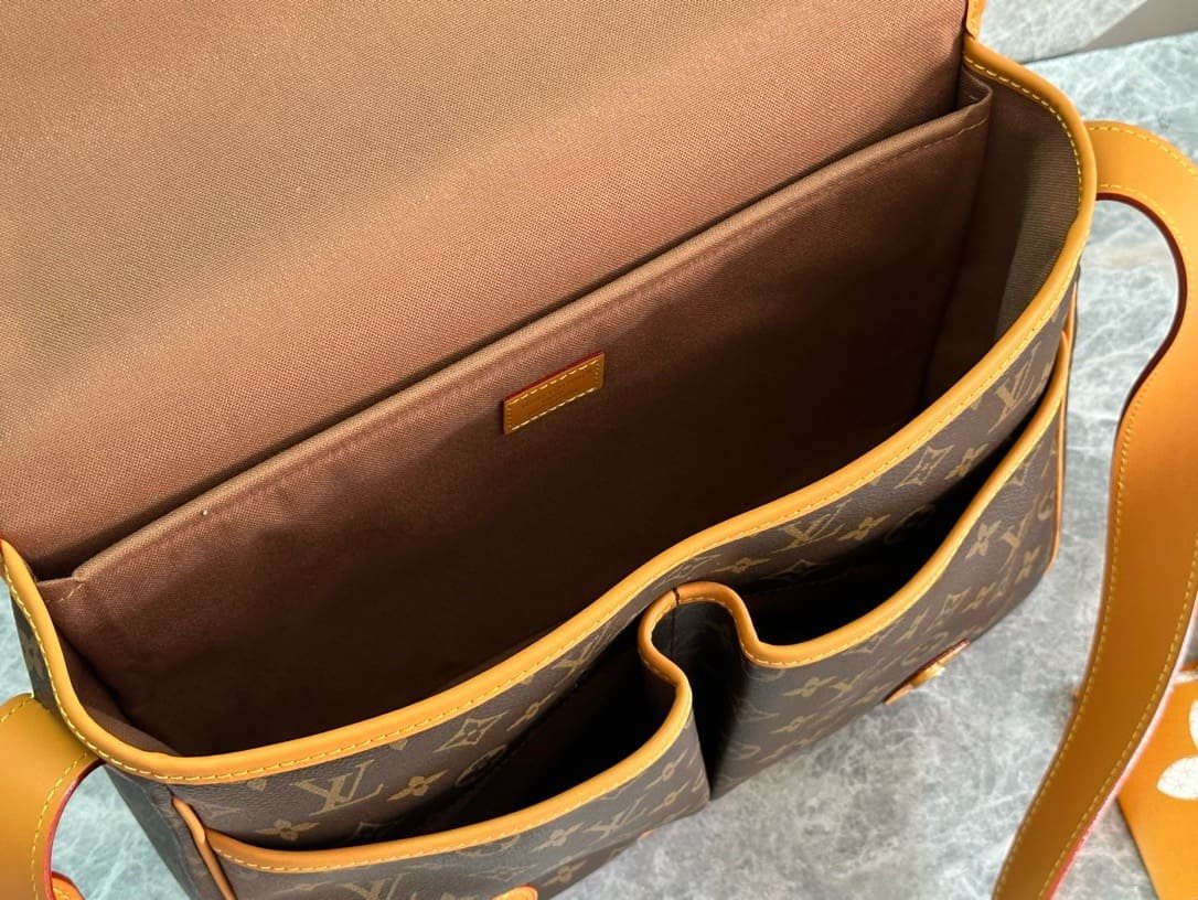Louis Vuitton M14723 Satchel Messenger