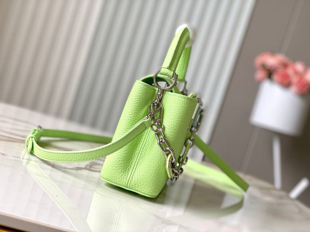 Louis Vuitton M24683 Capucines Mini