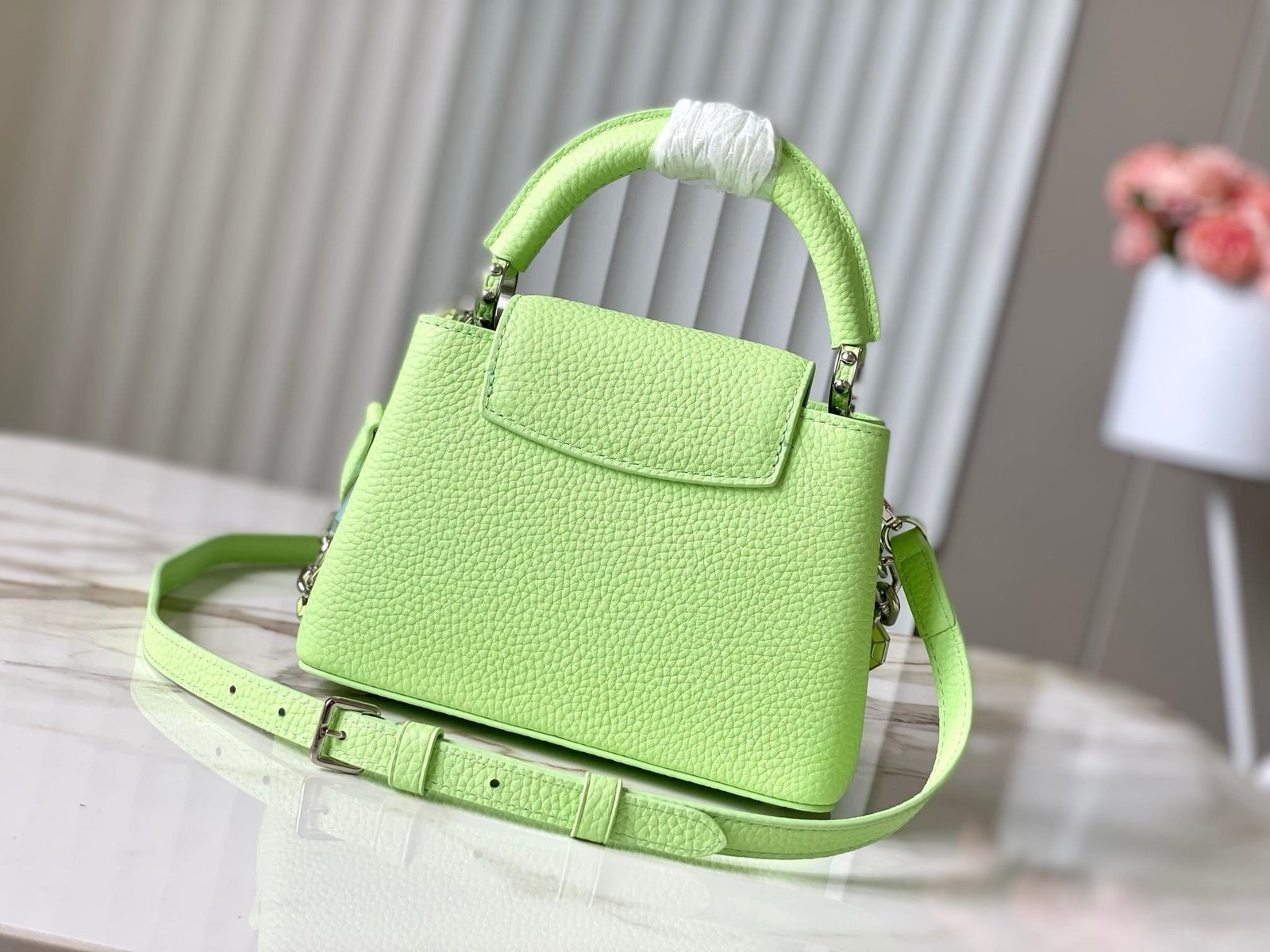 Louis Vuitton M24683 Capucines Mini
