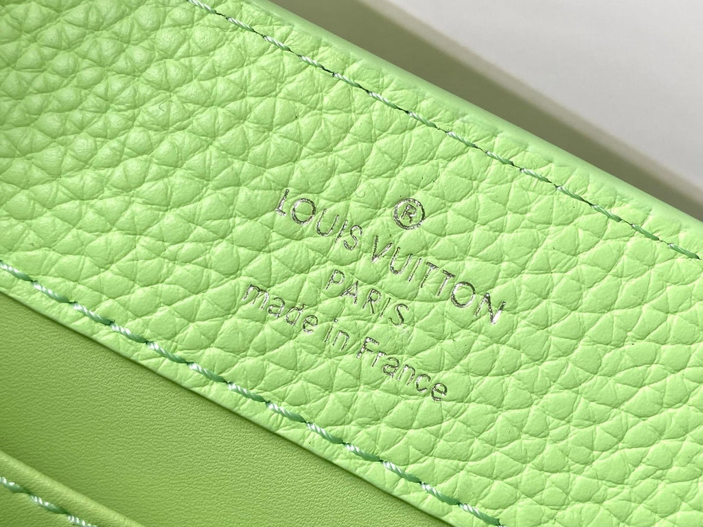 Louis Vuitton M24683 Capucines Mini