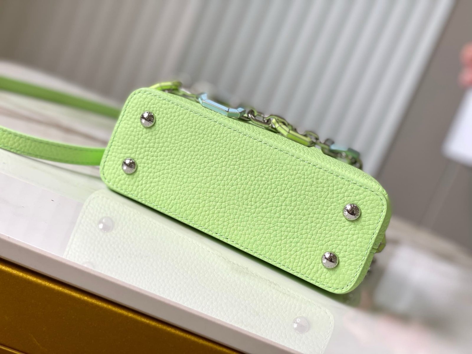 Louis Vuitton M24683 Capucines Mini