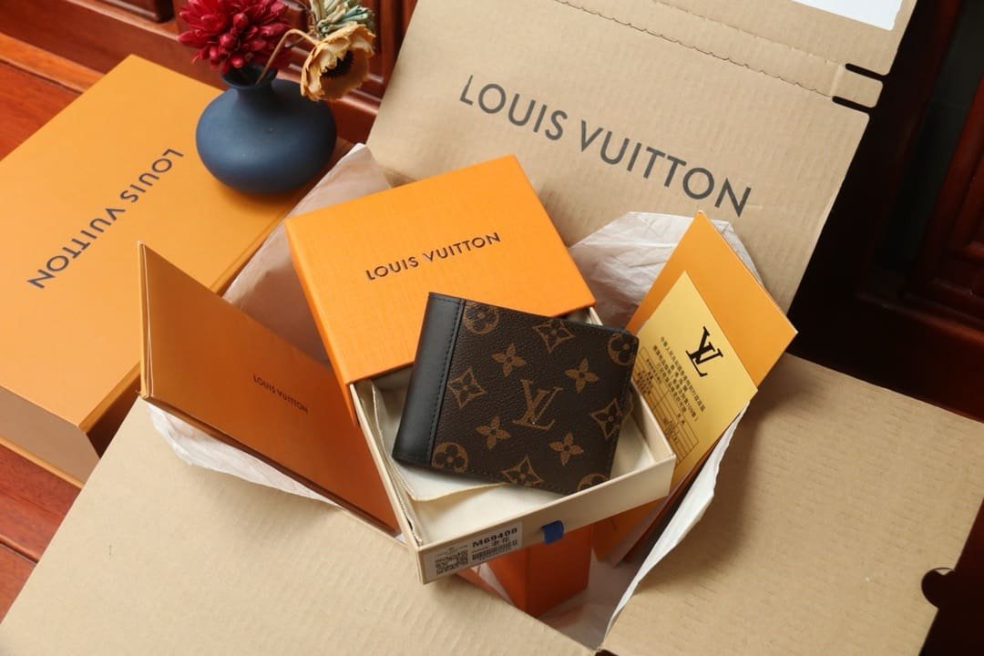 Louis Vuitton M69408 Multiple Wallet