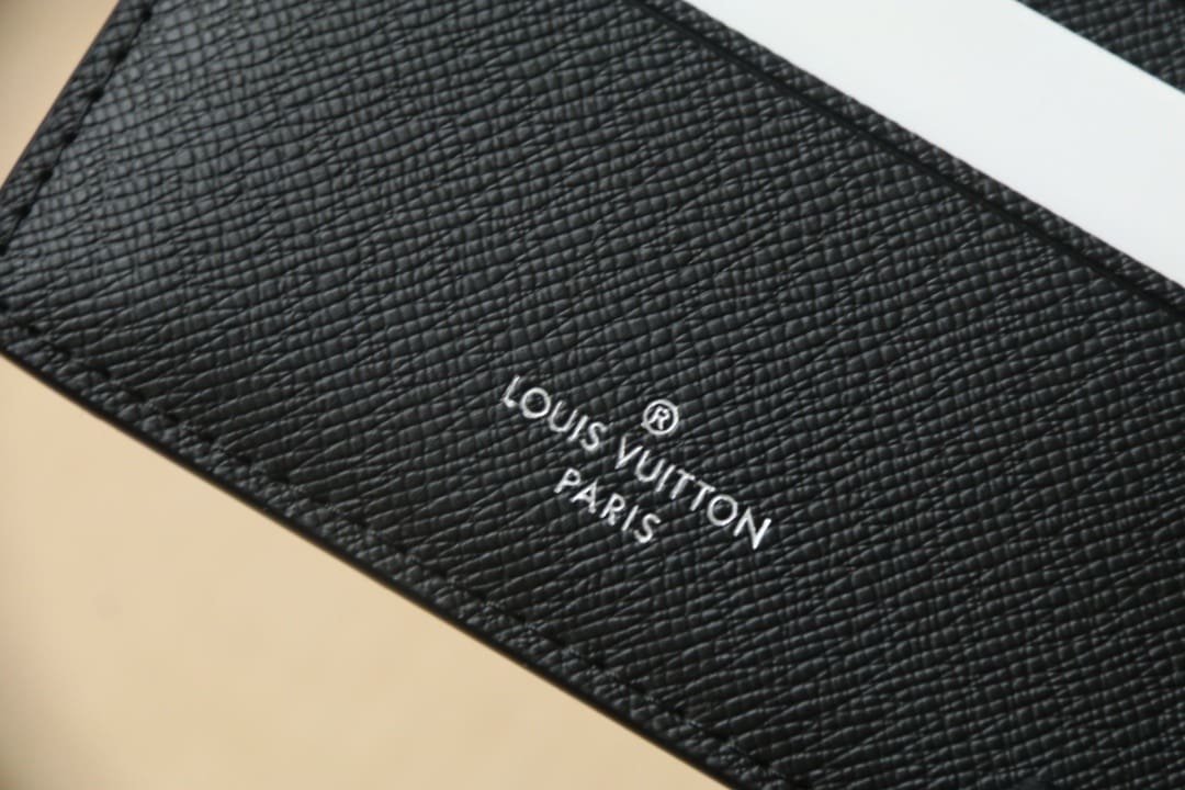Louis Vuitton M69408 Multiple Wallet