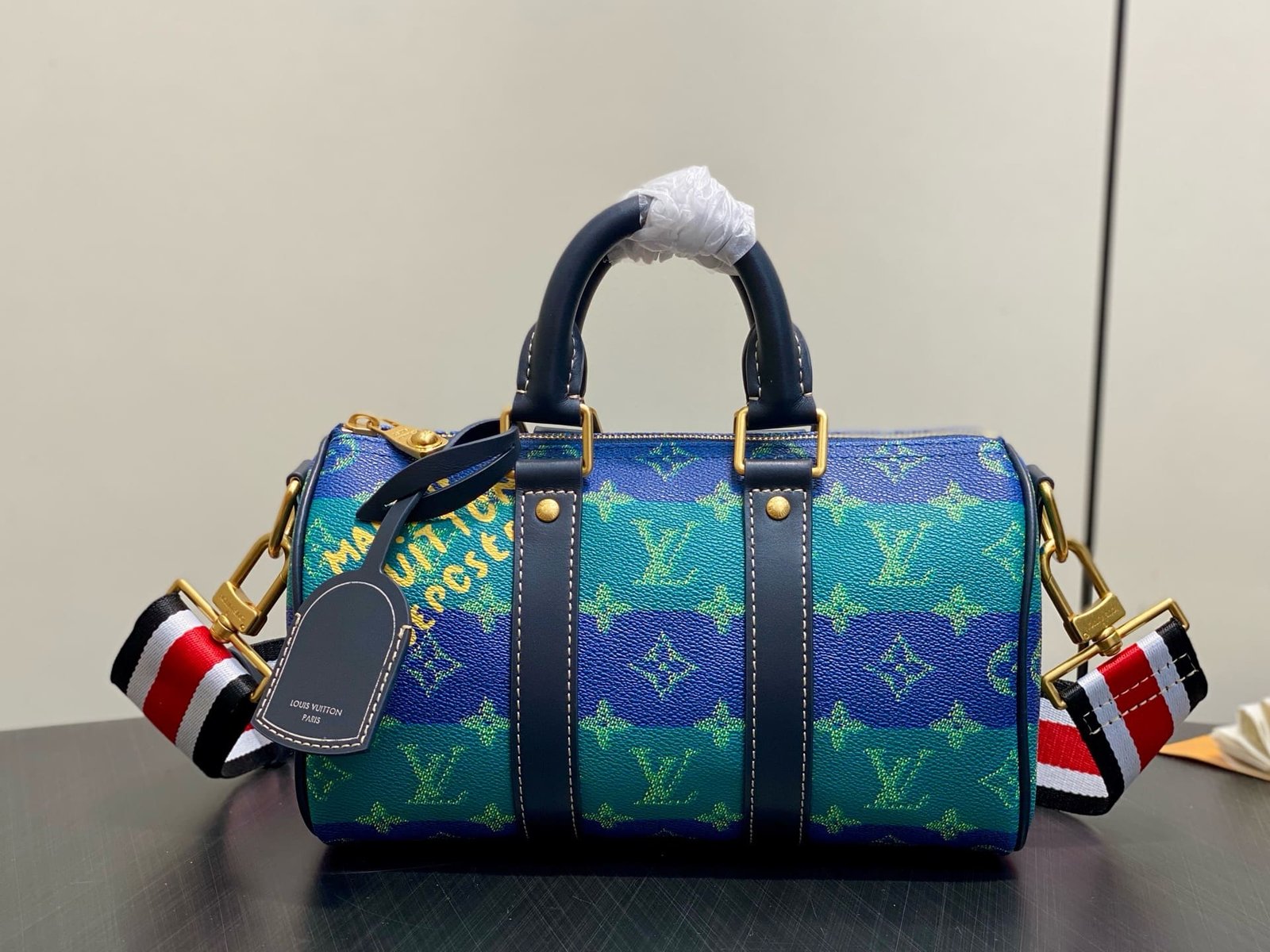 Louis Vuitton M25786 Keepall Bandoulière 25