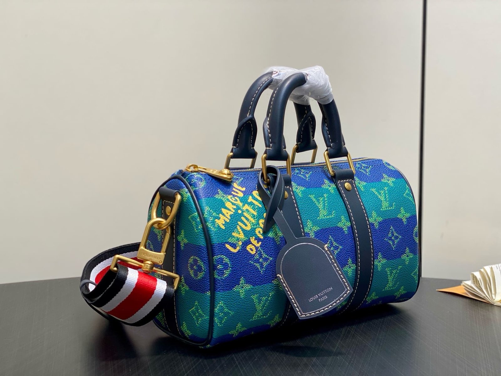 Louis Vuitton M25786 Keepall Bandoulière 25
