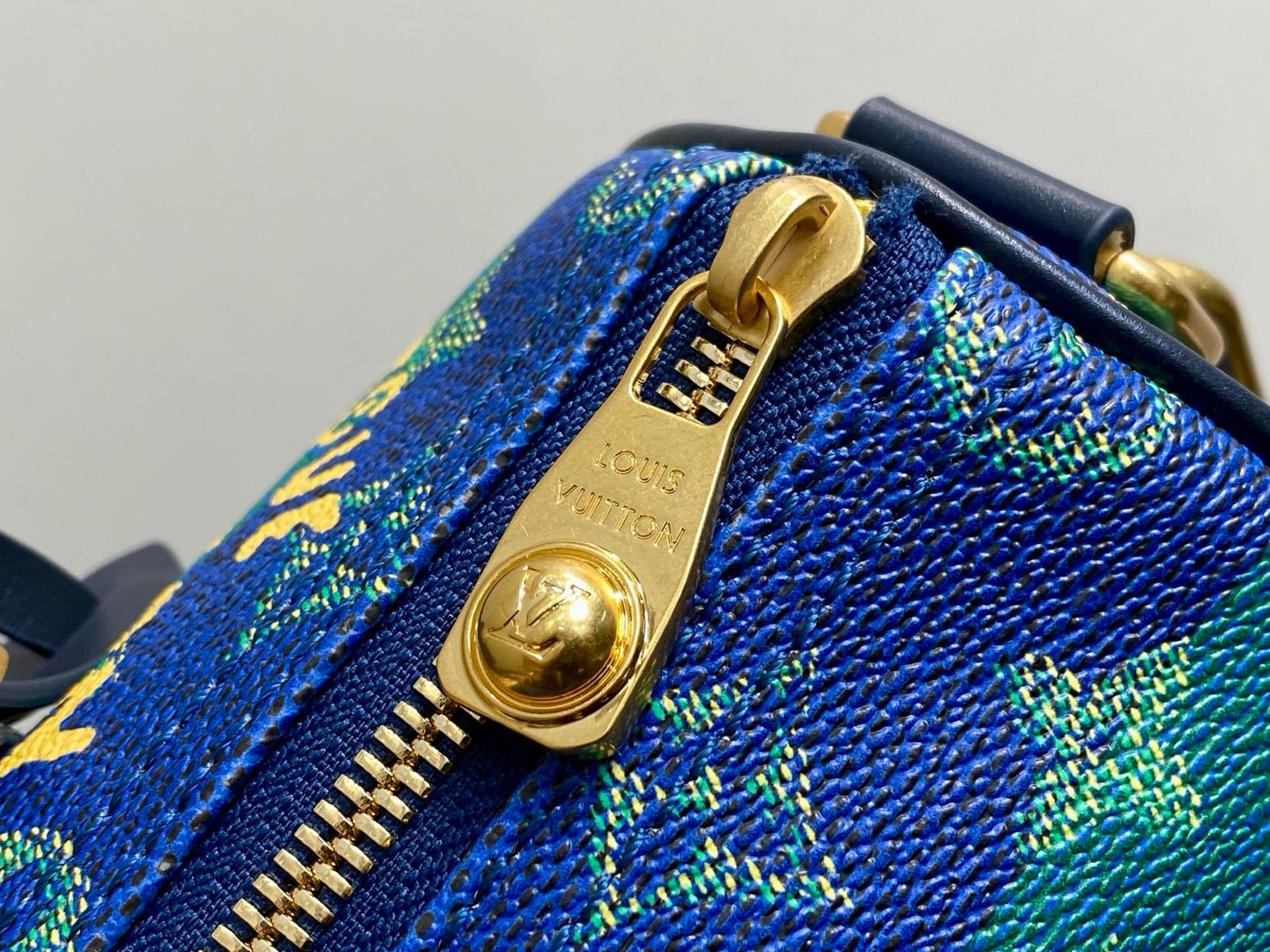 Louis Vuitton M25786 Keepall Bandoulière 25