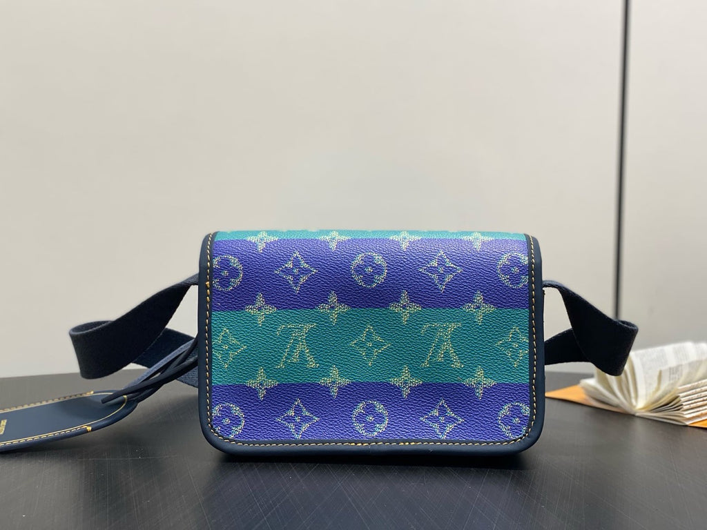 Louis Vuitton M15173 Bosphore Wearable Wallet