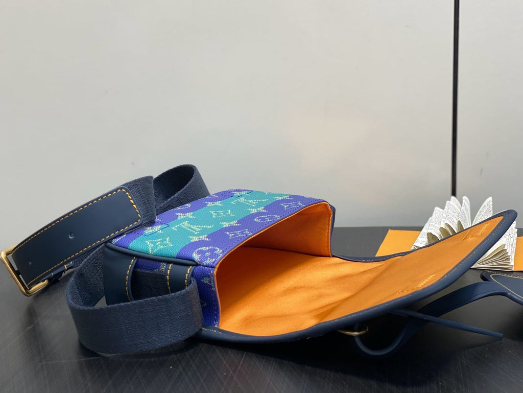 Louis Vuitton M15173 Bosphore Wearable Wallet