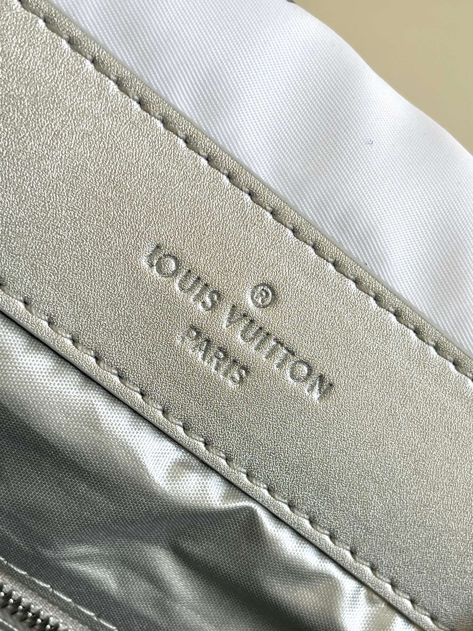 Louis Vuitton M11847 OnTheGo MM